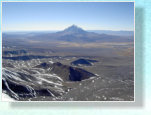 Blick beim Abstieg auf den Sajama, 6.542 m